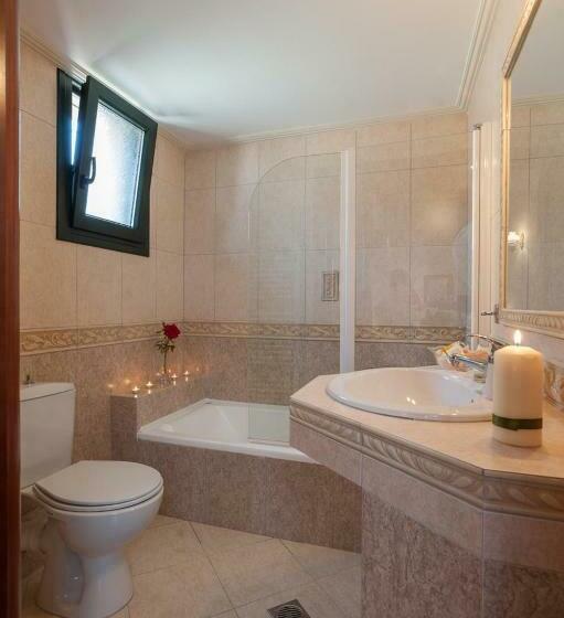 اتاق سوپریور با چشم‌انداز دریا, Lithoessa