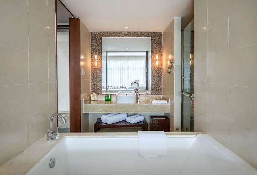 Номер Deluxe Вид на Бассейн, Huayu Resort & Spa Yalong Bay Sanya