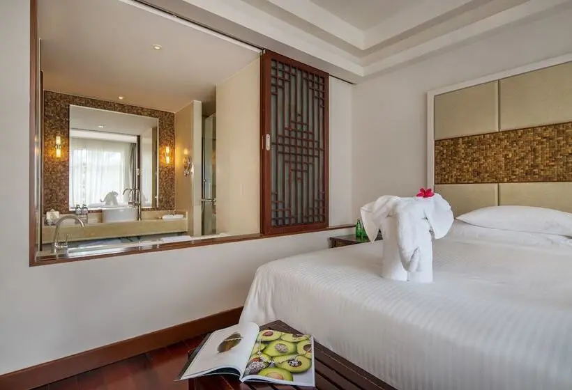 プールの見えるデラックスルーム, Huayu Resort & Spa Yalong Bay Sanya