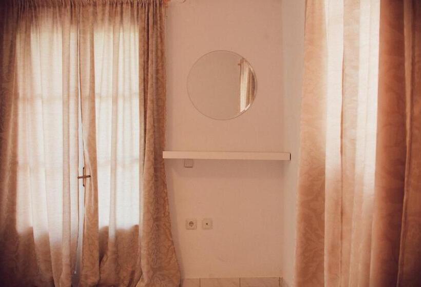 غرفة ديلوكس, Nerina Studios