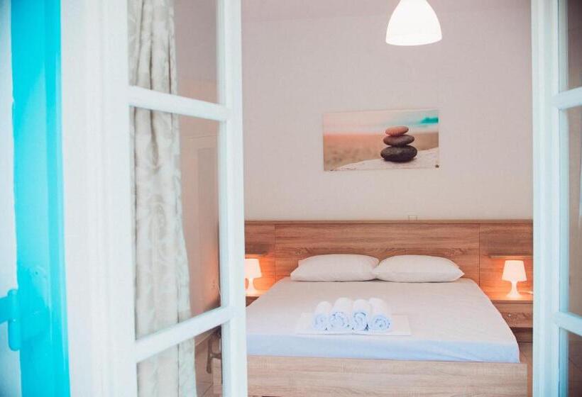 غرفة ديلوكس, Nerina Studios