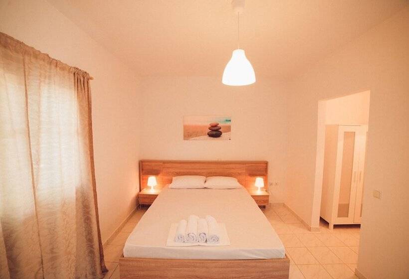 غرفة ديلوكس, Nerina Studios