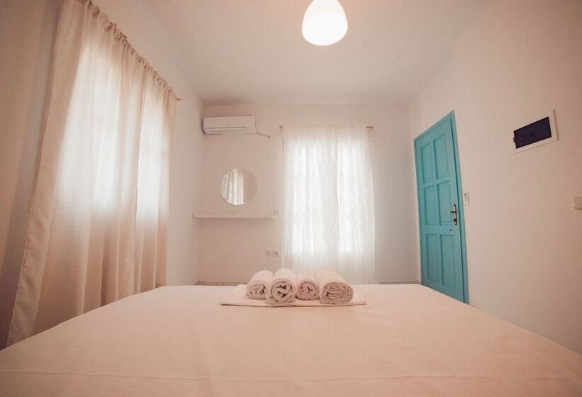 디럭스 룸, Nerina Studios