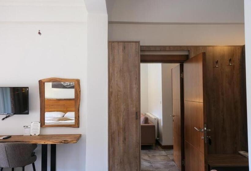 سوییت خانوادگی, Cevizdibi