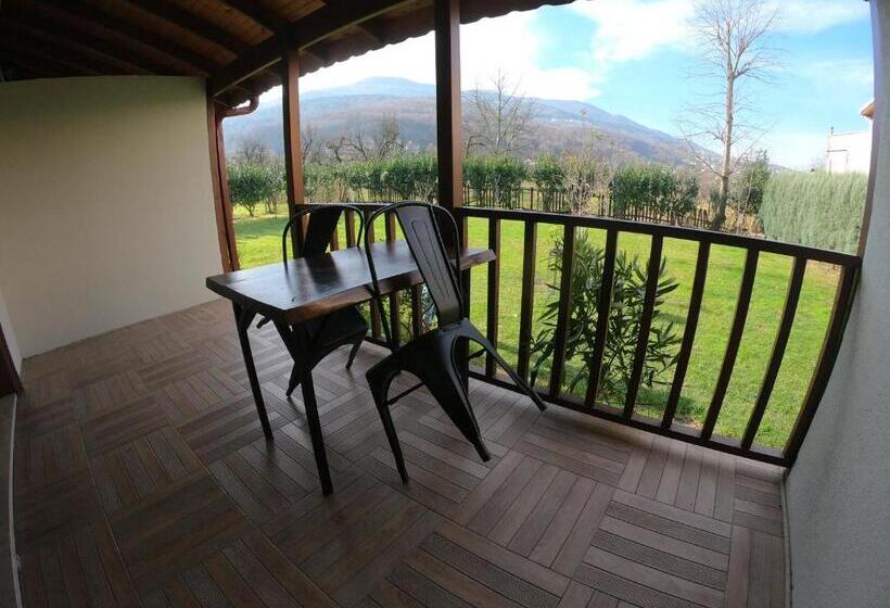 Family Suite, Cevizdibi