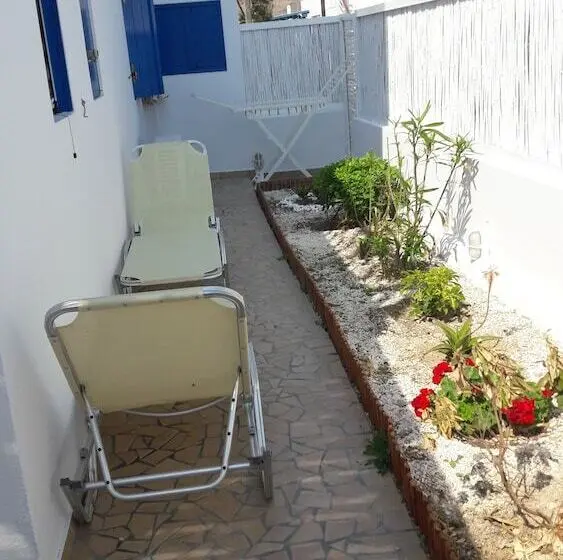 استودیو استاندارد با چشم‌انداز باغ, Heliotropio Studios & Apartments
