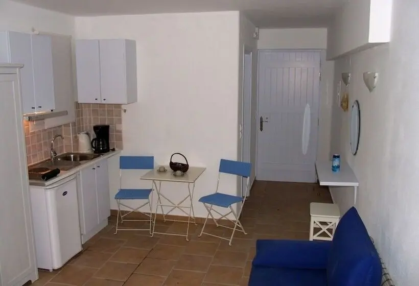 استودیو استاندارد با چشم‌انداز باغ, Heliotropio Studios & Apartments