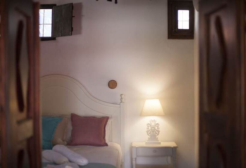 スタンダードルーム, Saint Artemios Boutique