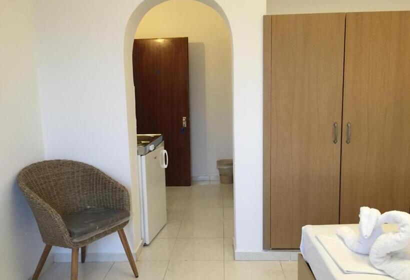 اتاق استاندارد, Voula Studios