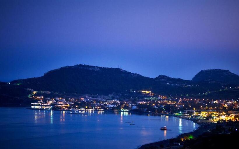 스탠다드 룸, Voula Studios