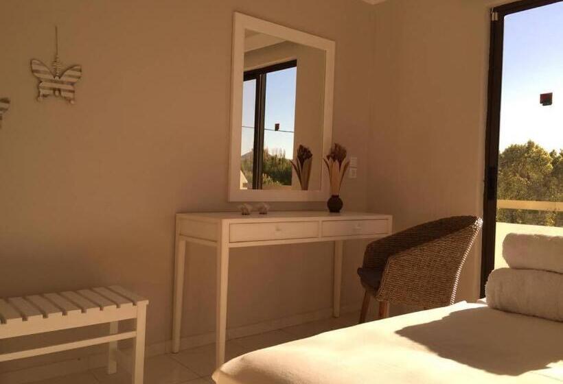 수피리어 룸, Voula Studios