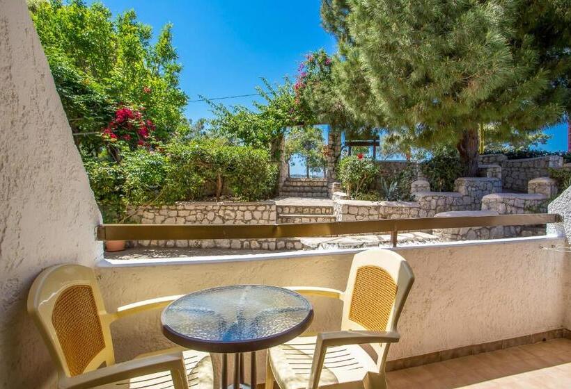 스탠다드 룸 1층, Voula Studios