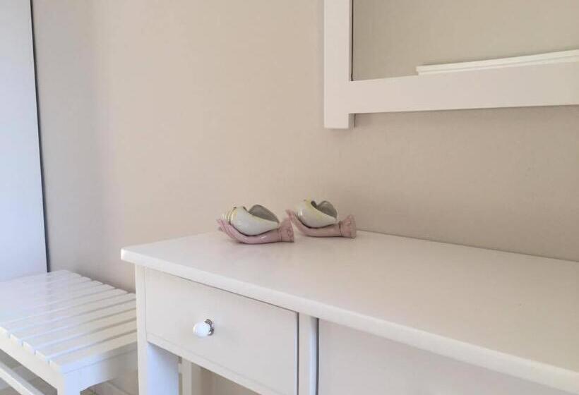 스탠다드 룸 1층, Voula Studios