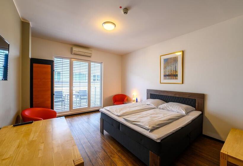 غرفة قياسية, Art Rock Downtown