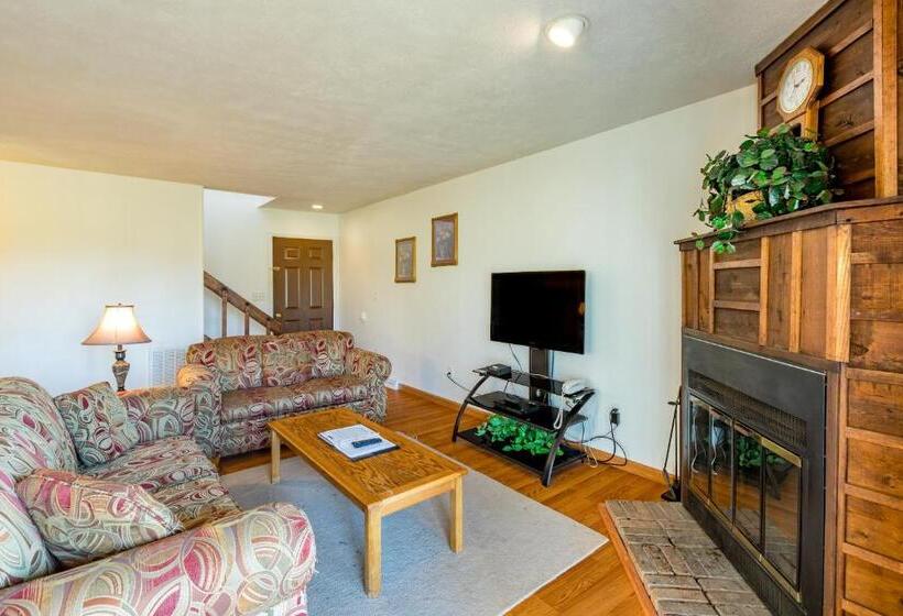 ویلای 2 خوابه, Crown Resorts At Silverwoods