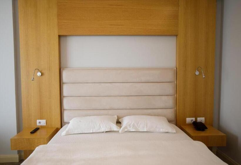 Quarto Triplo Estandar Vista Jardim, Grint