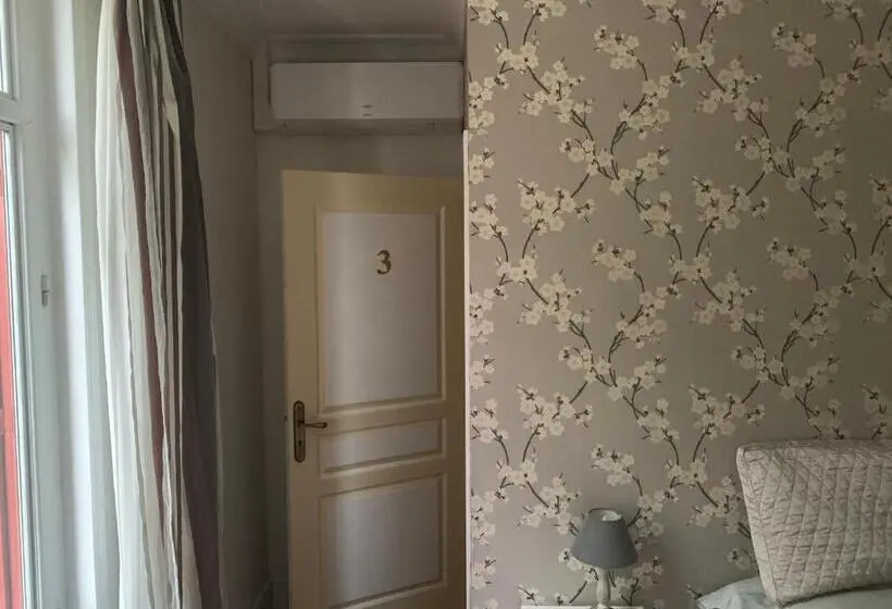 Standard room with outdoor bath, Le Pontet
