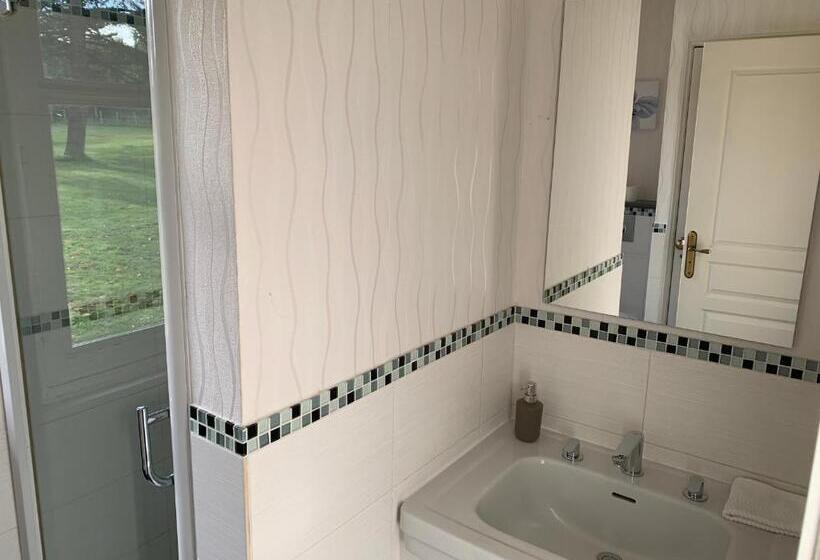 Standard room with outdoor bath, Le Pontet