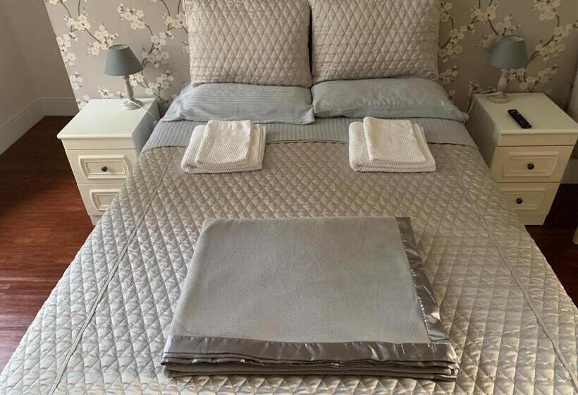 Standard room with outdoor bath, Le Pontet