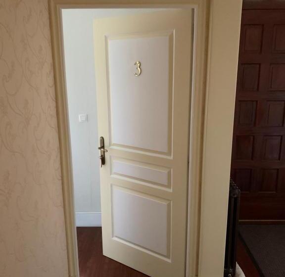 Standard room with outdoor bath, Le Pontet