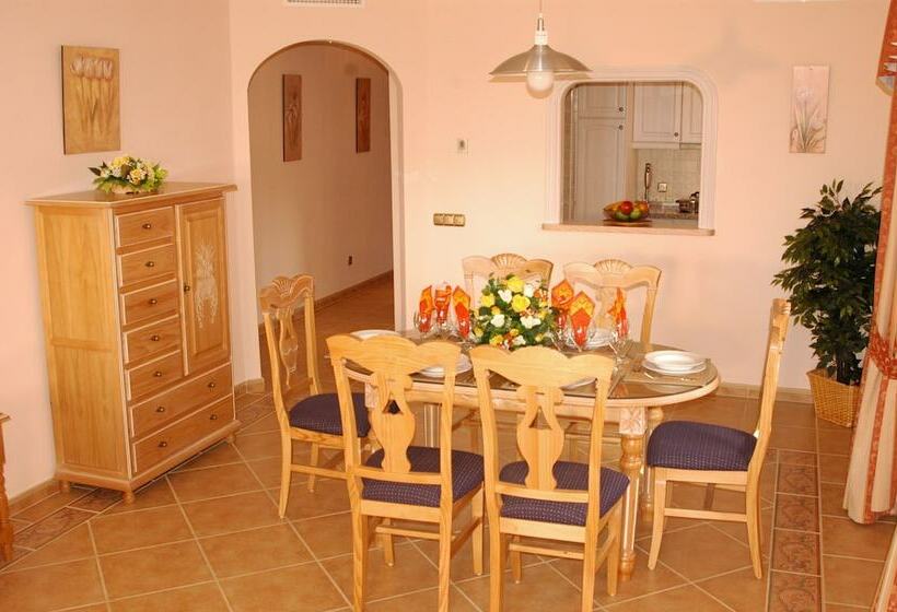 Апартаменты 2 Спальни, Marbella Beach Resort At Club Playa Real