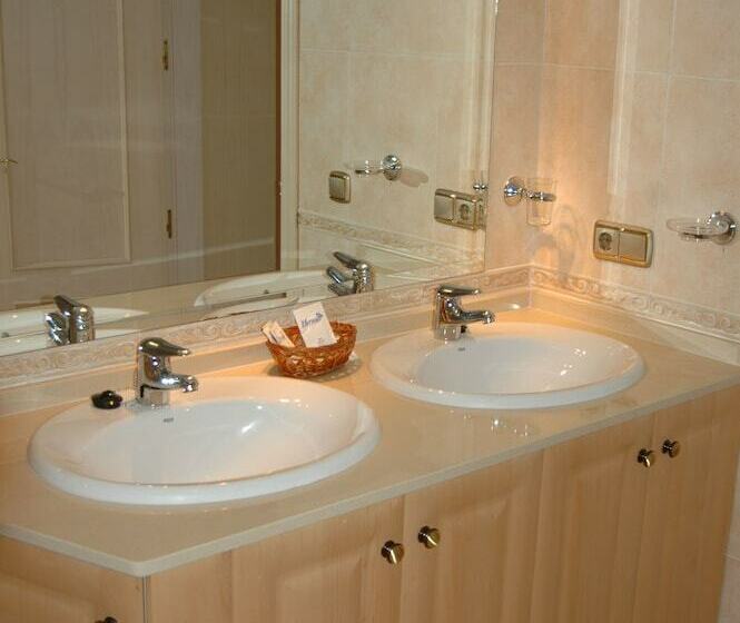 침실 2개 아파트, Marbella Beach Resort At Club Playa Real