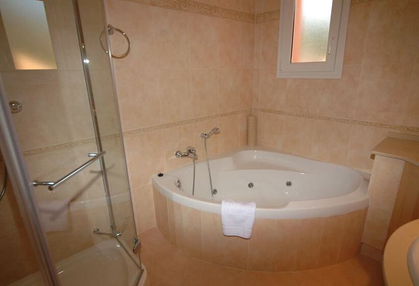 침실 3개 아파트, Marbella Beach Resort At Club Playa Real