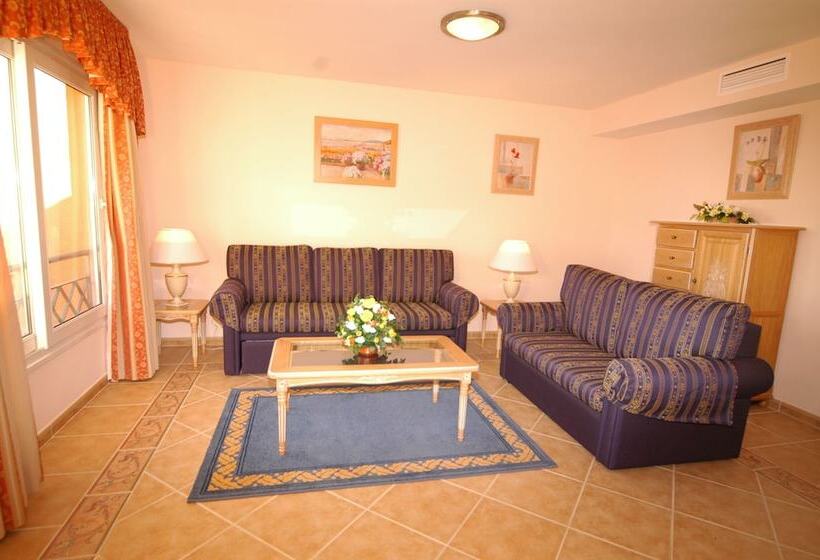 침실 3개 아파트, Marbella Beach Resort At Club Playa Real