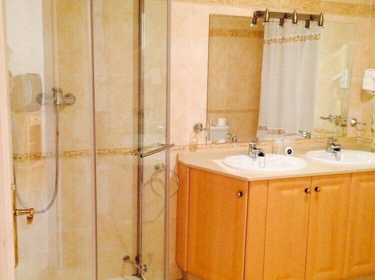 2침실 아파트 정원 전망, Marbella Beach Resort At Club Playa Real