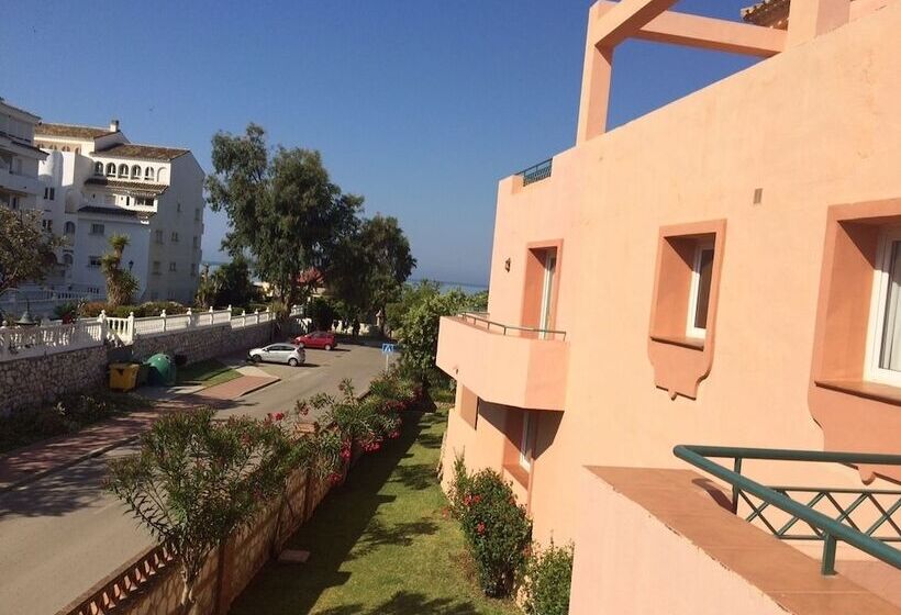 Апартаменты 2 спальни Вид на Сад, Marbella Beach Resort At Club Playa Real