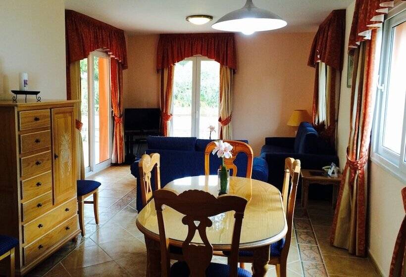 2침실 아파트 정원 전망, Marbella Beach Resort At Club Playa Real