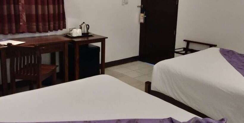 اتاق لوکس, Log Cabin Hotel   Safari Lodge Baguio