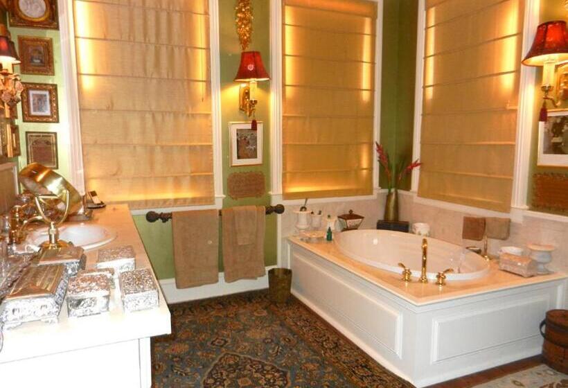 豪华房间, 22 Charlotte