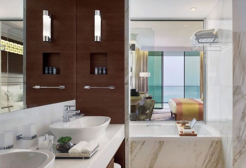 סוויטת ג'וניור נוף לים, Amavi, Madefortwo Hotels Paphos