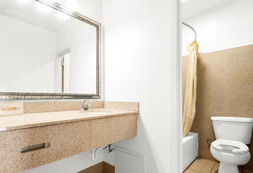 Номер Стандарт, Capitol Inn And Suites