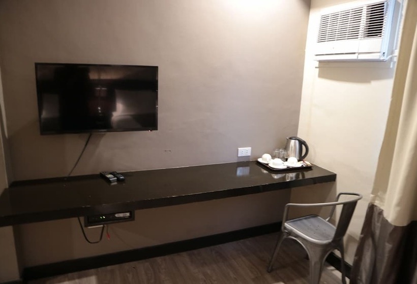 اتاق خانوادگی, Gt Hotel Jaro