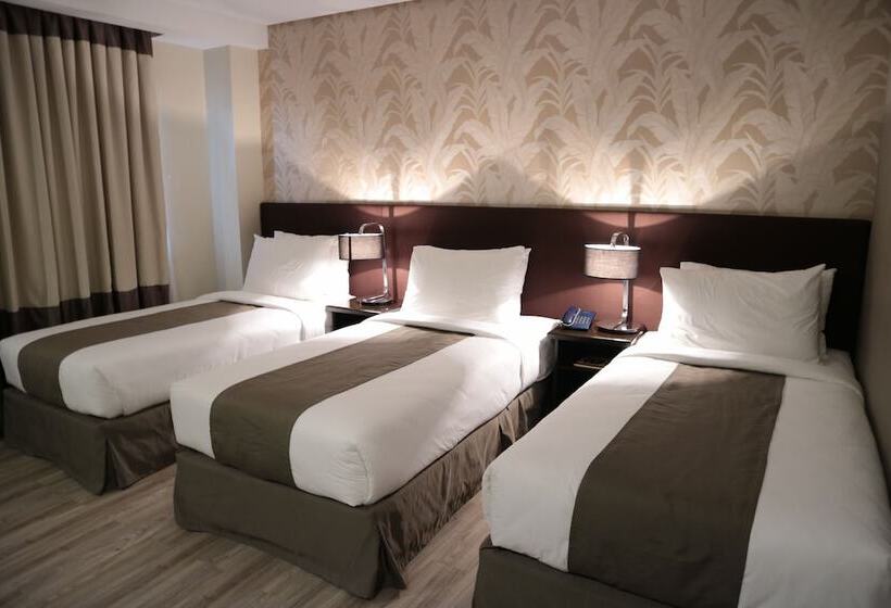 اتاق خانوادگی, Gt Hotel Jaro