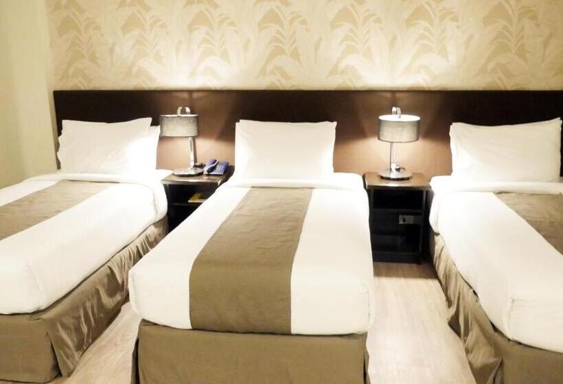 اتاق خانوادگی, Gt Hotel Jaro