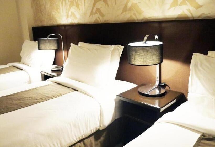 اتاق خانوادگی, Gt Hotel Jaro