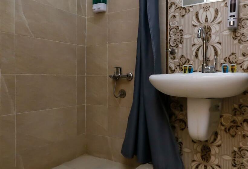 اتاق خانوادگی, Makadi Pyramids View