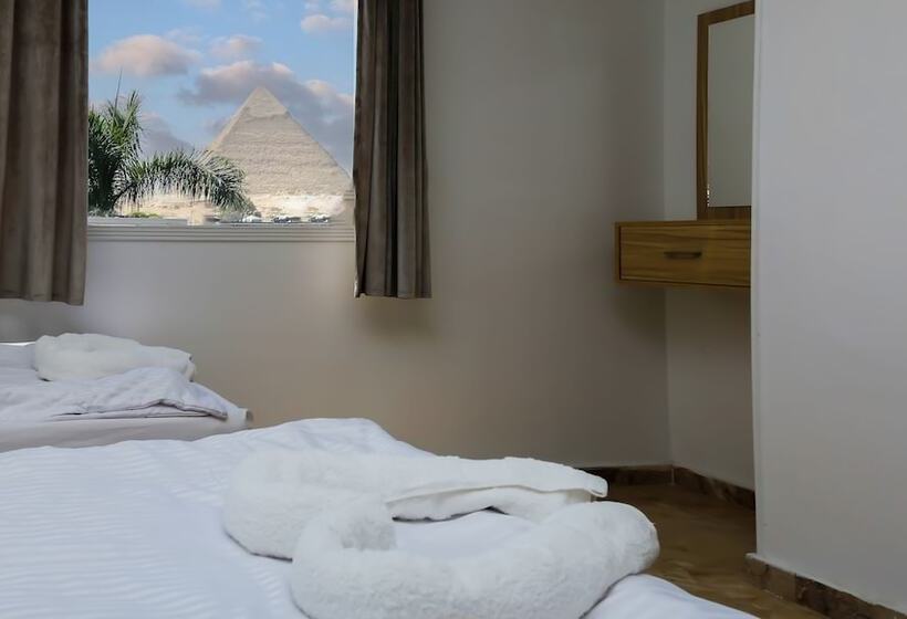 اتاق خانوادگی, Makadi Pyramids View