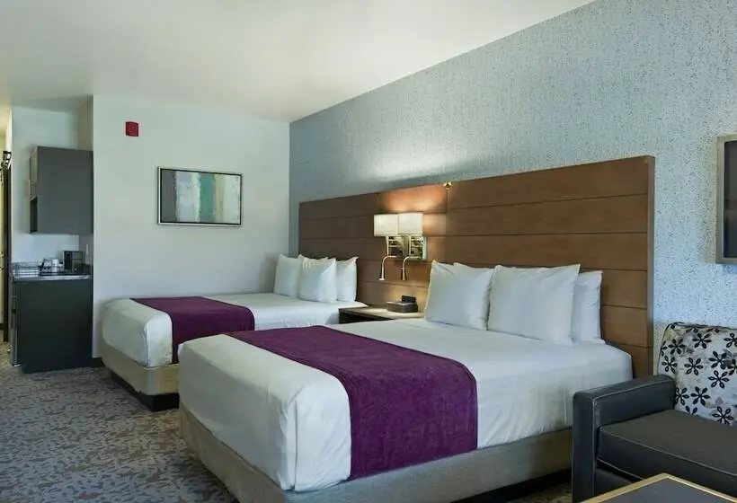 クイーンサイズベッドのスイートルーム, Oxford Suites Sonoma Rohnert Park