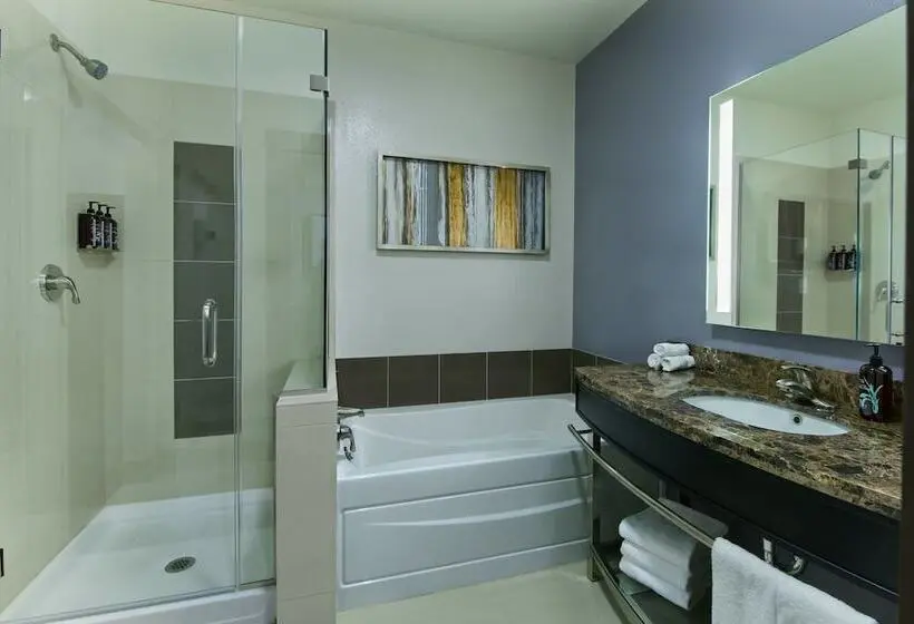 スイート, Oxford Suites Sonoma Rohnert Park