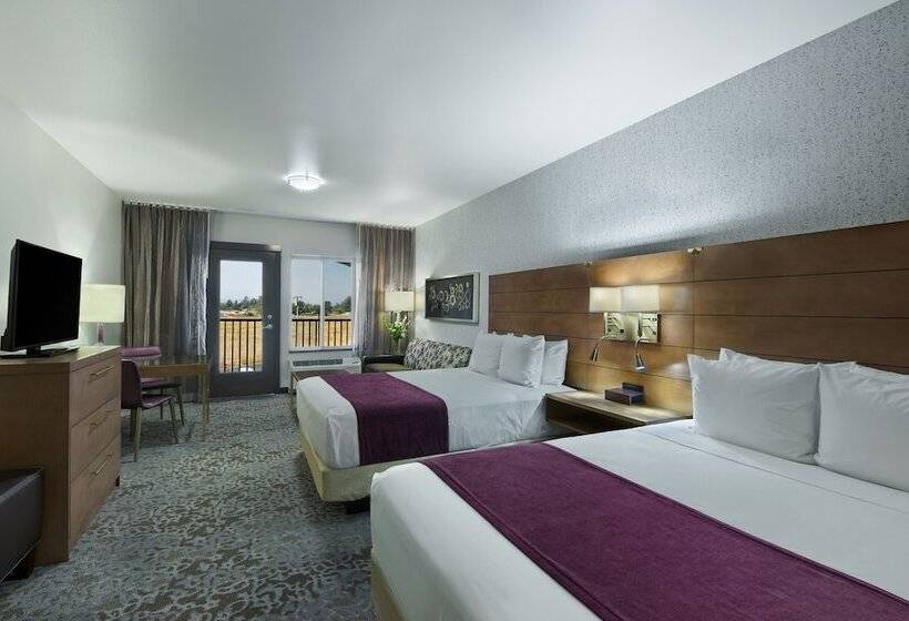 סוויטה, Oxford Suites Sonoma Rohnert Park