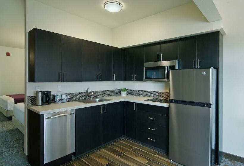 스위트, Oxford Suites Sonoma Rohnert Park