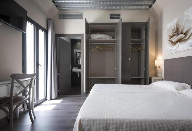 اتاق استاندارد چهار تخته, Hostal Emeritae