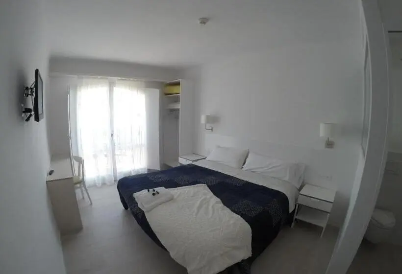 Chambre Deluxe Vue Mer avec Balcon, Hostal Marina Cadaques