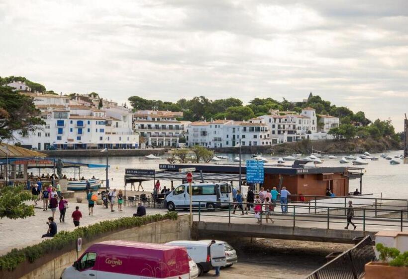 Номер Стандарт с Террасой, Hostal Marina Cadaques