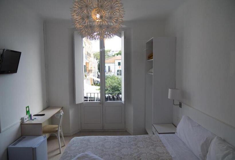 Номер Стандарт с Террасой, Hostal Marina Cadaques