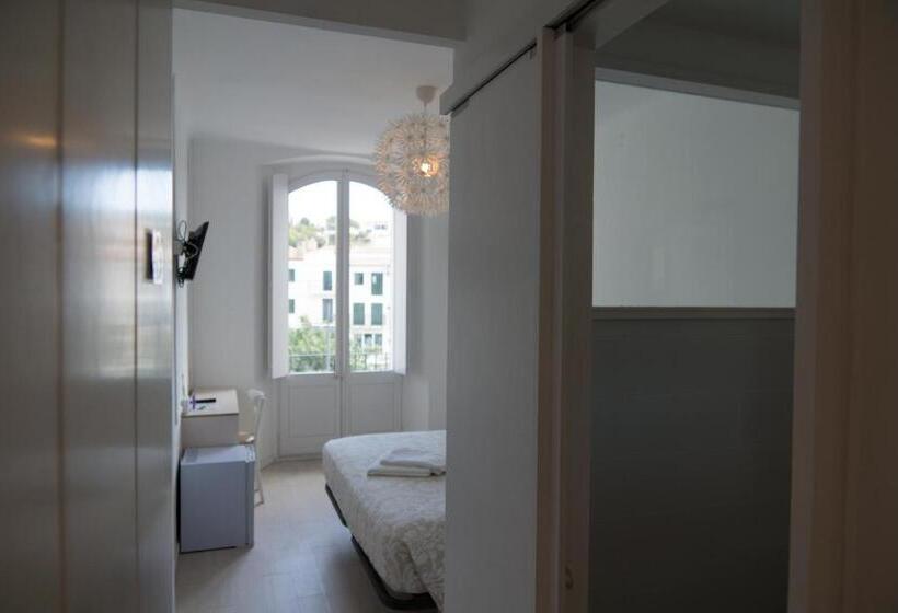 Номер Стандарт с Террасой, Hostal Marina Cadaques